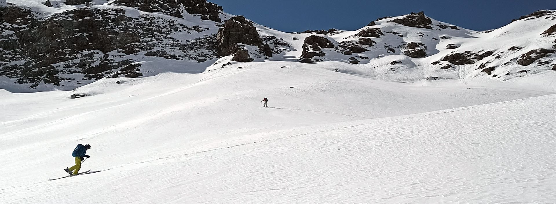 Ascent descent Adventures guides Skiing during Alpine Ski Mountaineering Course (Bravura)