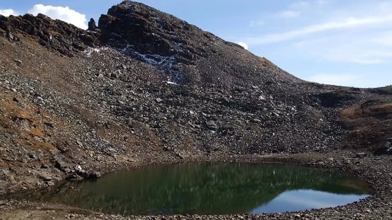 Bhrigu Lake 