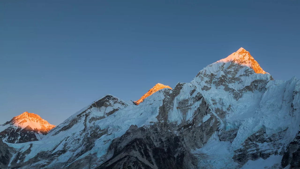 Mt. Everest (middle), Nuptse and Changtse  Photo 