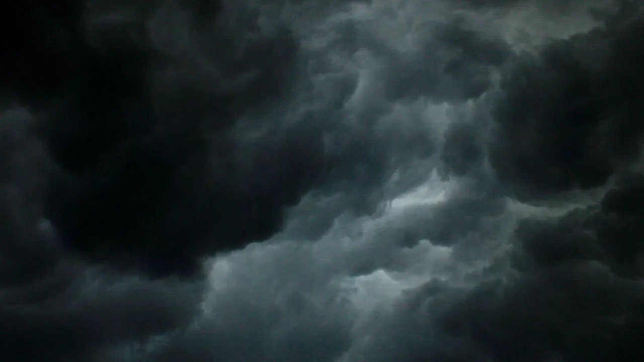Dark nimbus clouds pose mountaineering risk