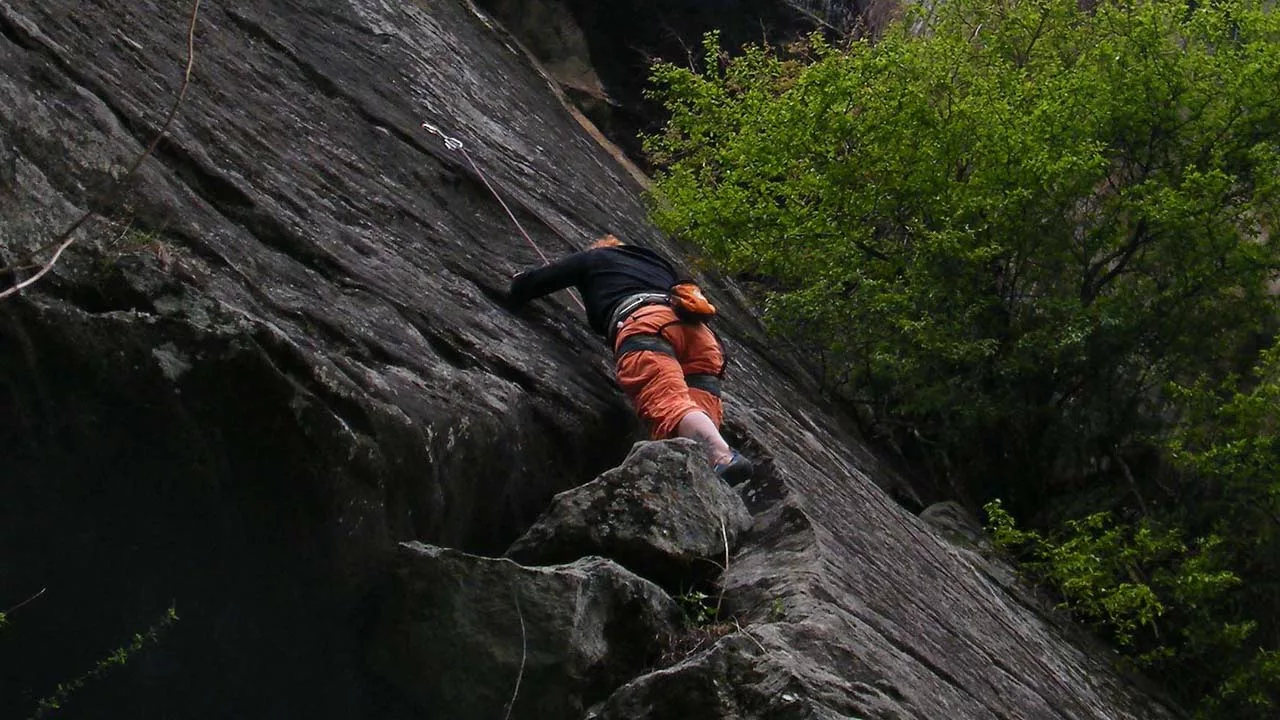 6A Pitch Rock Climbing in Aleo, Manali