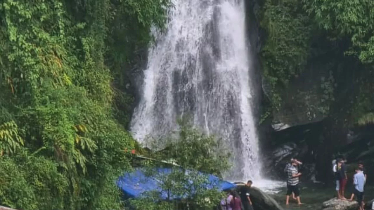 Bhagsu Waterfall in Mcleodganj Dhauladhar Range