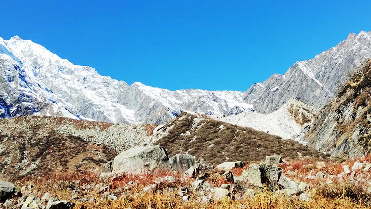 View of tentu pass from Bakhartach 