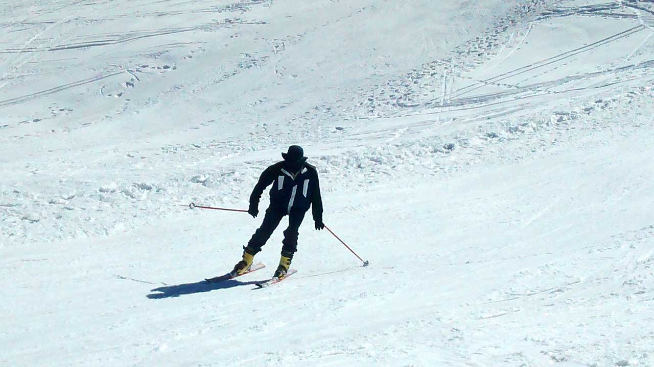 Major KS Dhami skiing